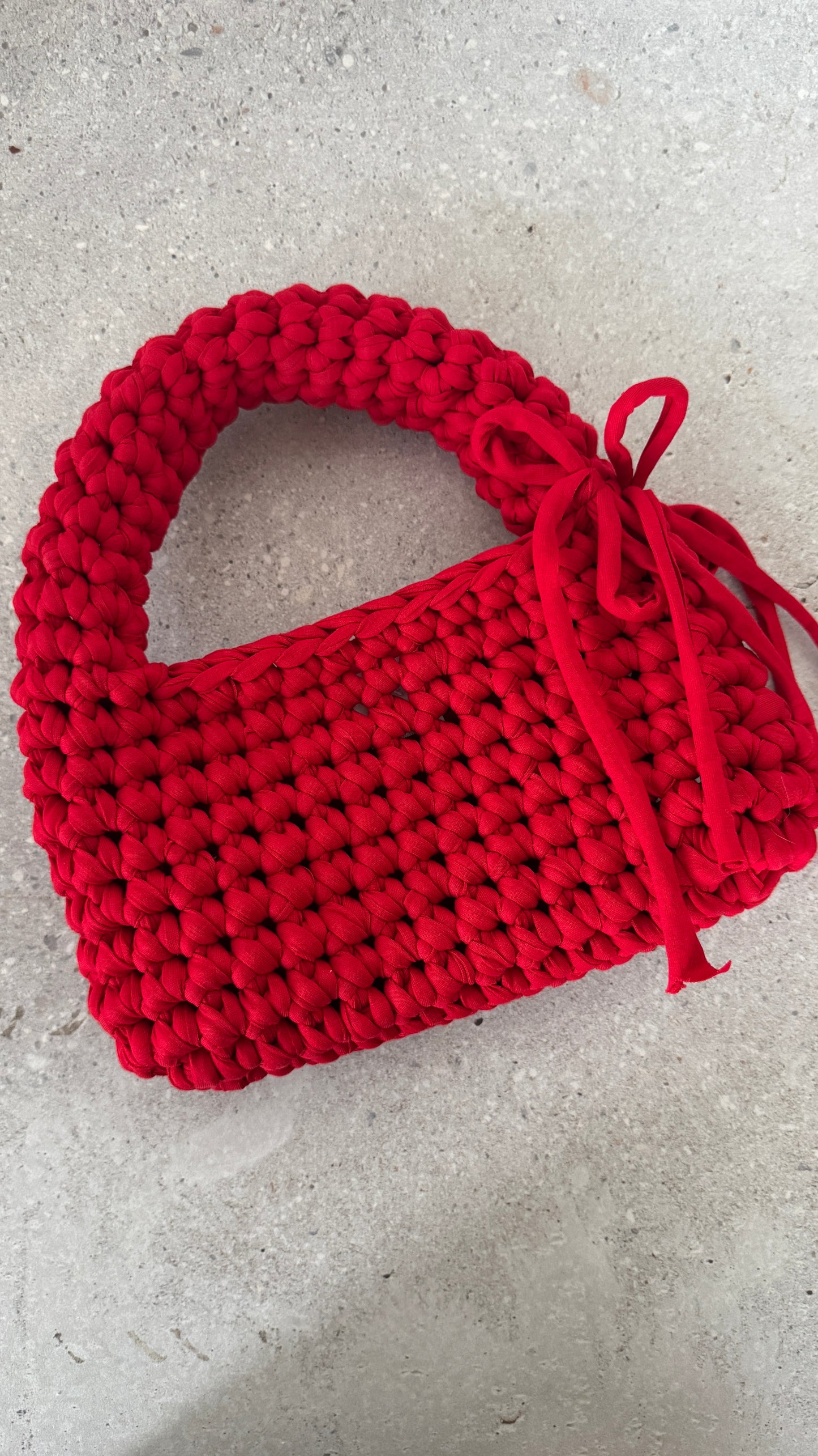 Lia | elegant & auffällig in Rot